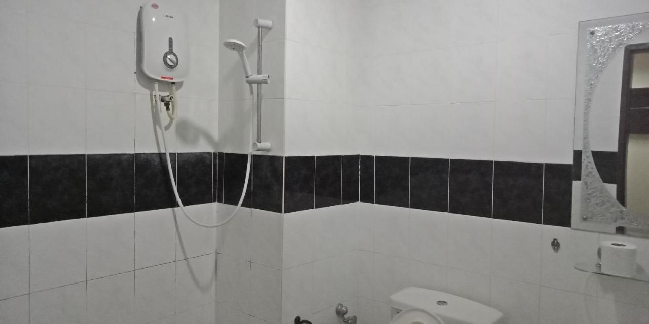 The Upper Deck Hotel Kudat Kültér fotó