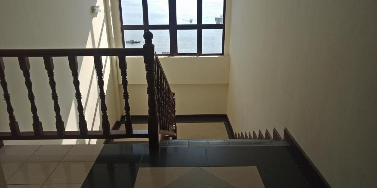 The Upper Deck Hotel Kudat Kültér fotó