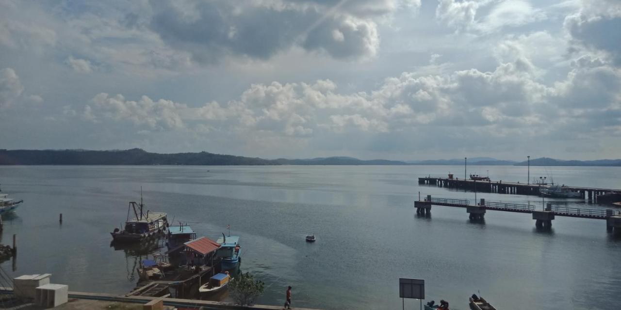 The Upper Deck Hotel Kudat Kültér fotó